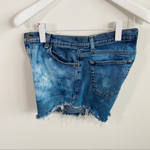 Distressed High Hip Highwaisted Cut Daisy Dukes Shorts - Picture 4 of 10